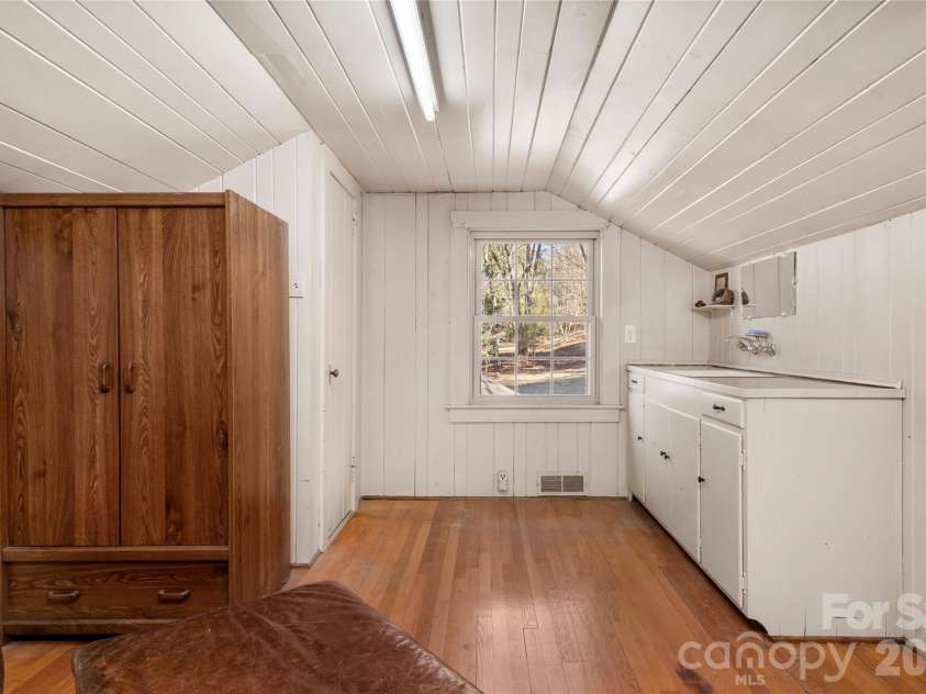 226 School Road, Asheville, NC 28806.  MLS# CAR4352051, YatesRealty ID 4350. 