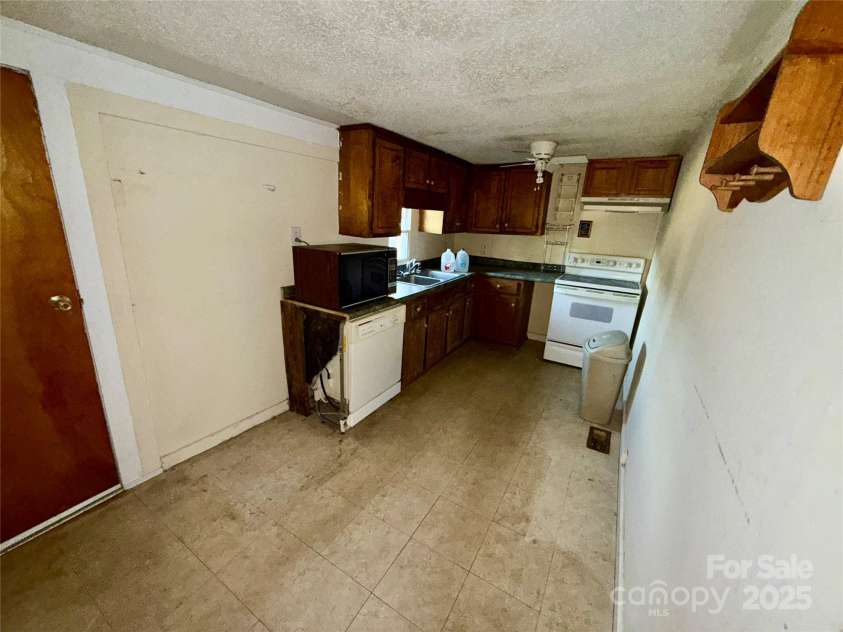 602 Green Chapman Road, Gastonia, NC 28056.  MLS# CAR4311889, YatesRealty ID 4350. 