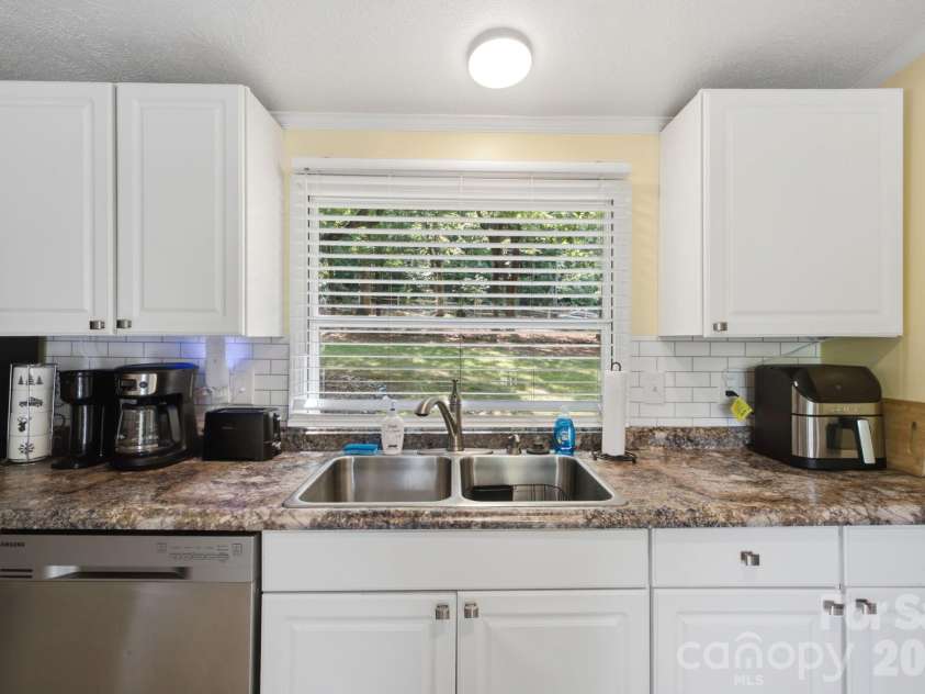 7511 Virginia Ridge, Connelly Springs, NC 28612.  MLS# CAR4393595, YatesRealty ID 43500. 