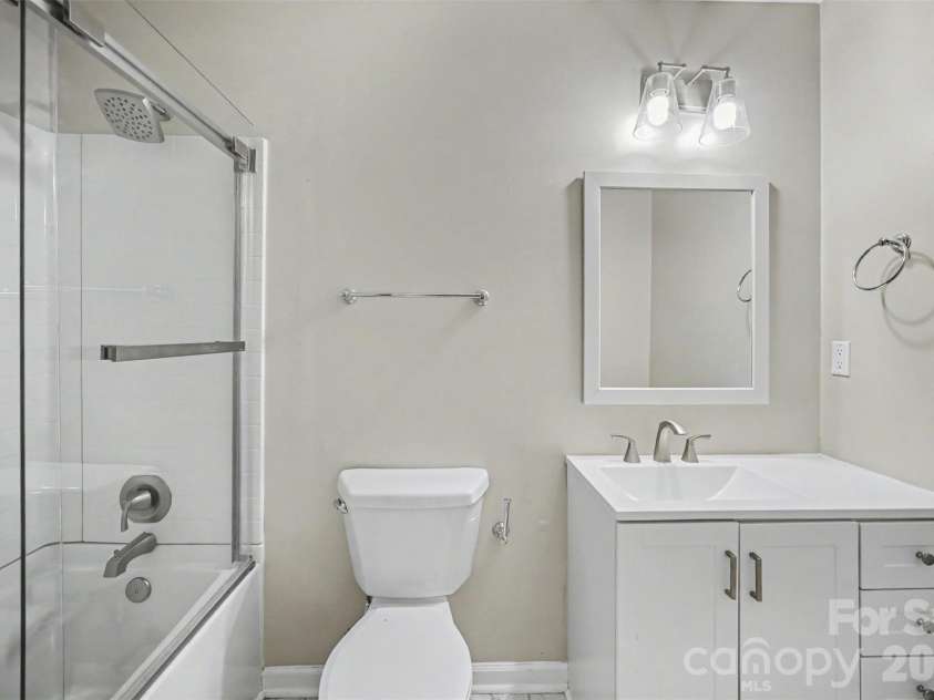 9720 Stillwater Lane, Mint Hill, NC 28227.  MLS# CAR4392489, YatesRealty ID 43501. Bathroom 2