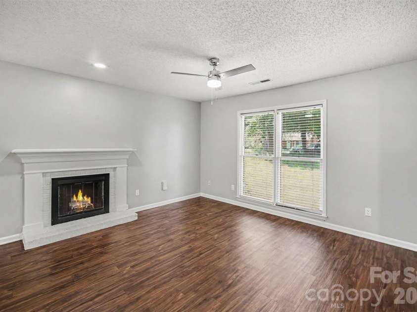 9720 Stillwater Lane, Mint Hill, NC 28227.  MLS# CAR4392489, YatesRealty ID 43501. Living Room