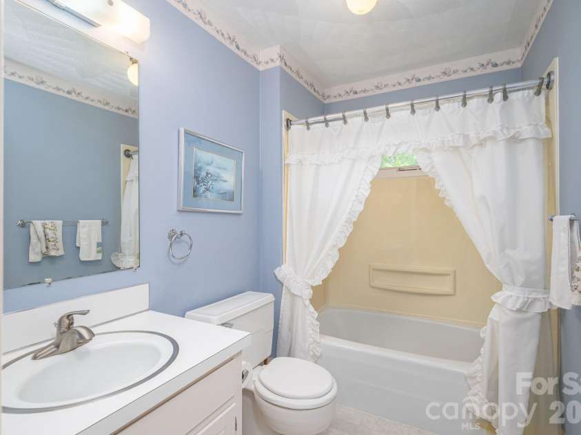 2542 NC 10 Highway, Conover, NC 28613.  MLS# CAR4412366, YatesRealty ID 43502. Hall Bath