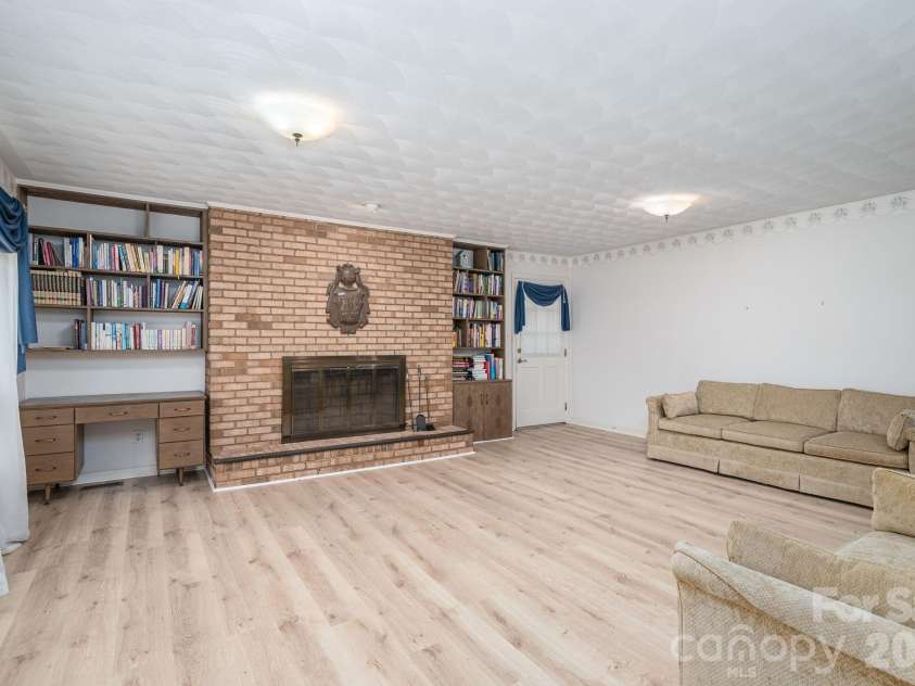 2542 NC 10 Highway, Conover, NC 28613.  MLS# CAR4412366, YatesRealty ID 43502. Living Room