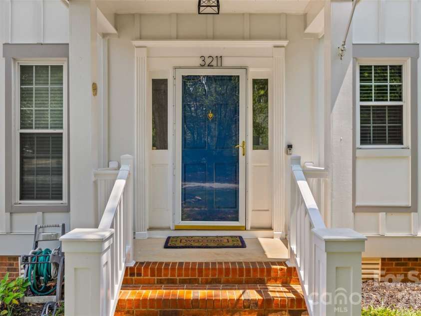 3211 Moores Glen Drive, Charlotte, NC 28209.  MLS# CAR4408780, YatesRealty ID 43505. 