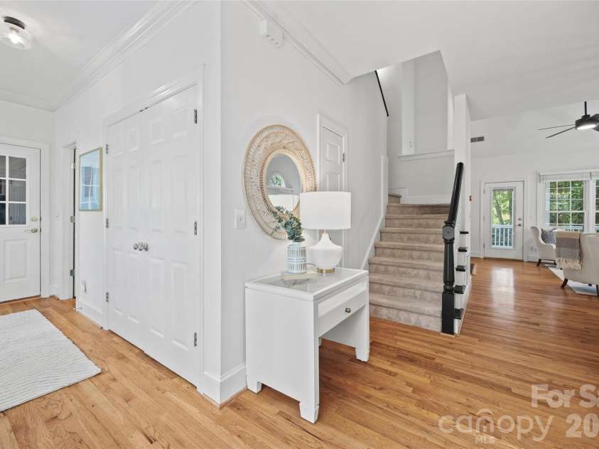 3211 Moores Glen Drive, Charlotte, NC 28209.  MLS# CAR4408780, YatesRealty ID 43505. 