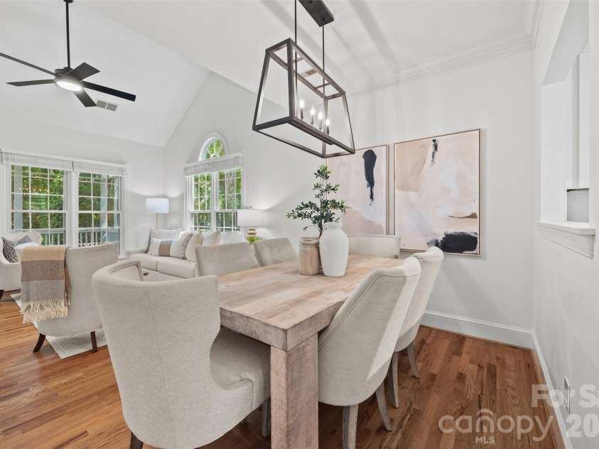 3211 Moores Glen Drive, Charlotte, NC 28209.  MLS# CAR4408780, YatesRealty ID 43505. 