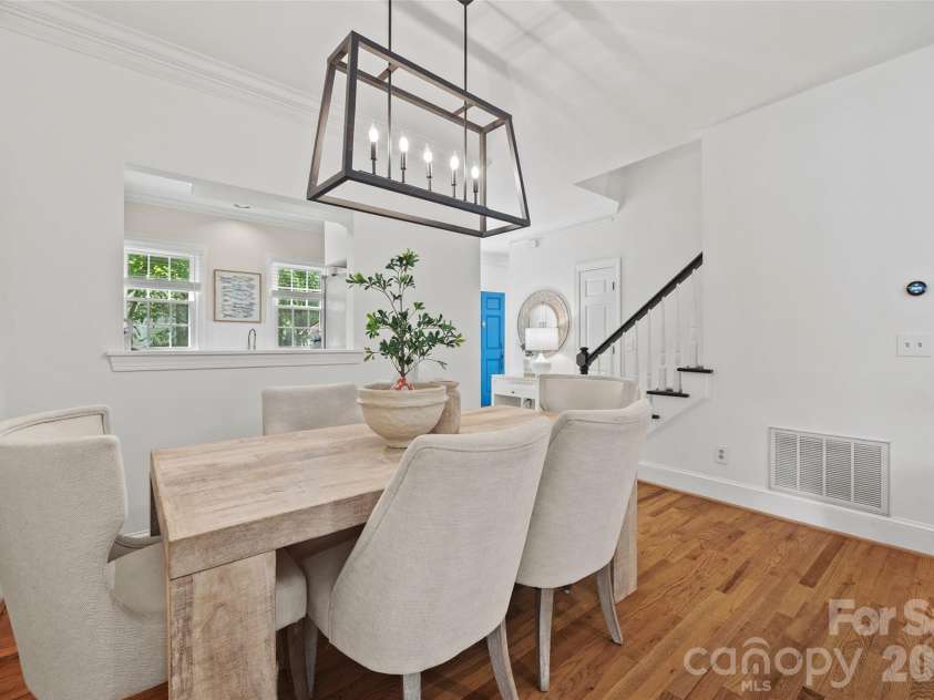 3211 Moores Glen Drive, Charlotte, NC 28209.  MLS# CAR4408780, YatesRealty ID 43505. 
