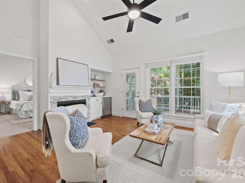 3211 Moores Glen Drive, Charlotte, NC 28209.  MLS# CAR4408780, YatesRealty ID 43505. 