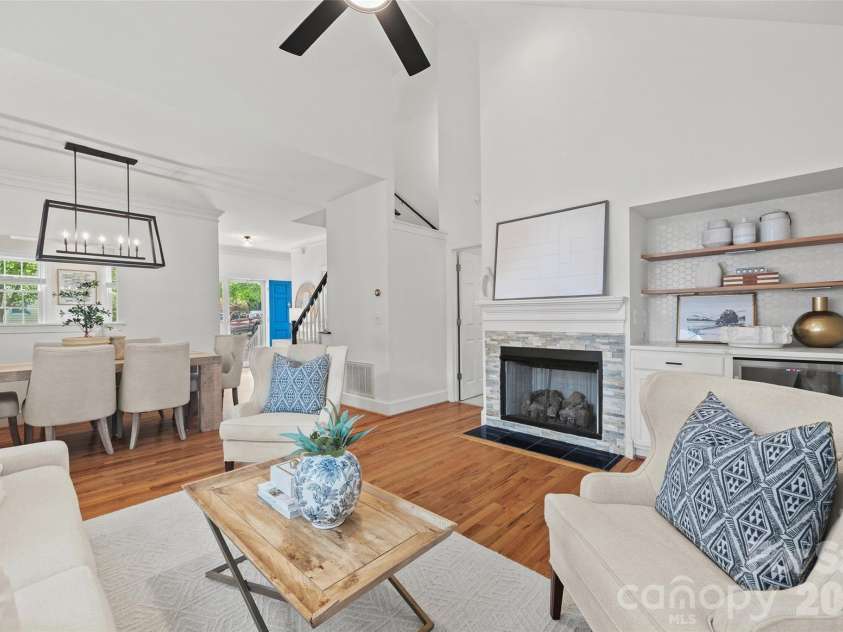 3211 Moores Glen Drive, Charlotte, NC 28209.  MLS# CAR4408780, YatesRealty ID 43505. 