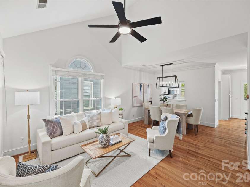3211 Moores Glen Drive, Charlotte, NC 28209.  MLS# CAR4408780, YatesRealty ID 43505. 