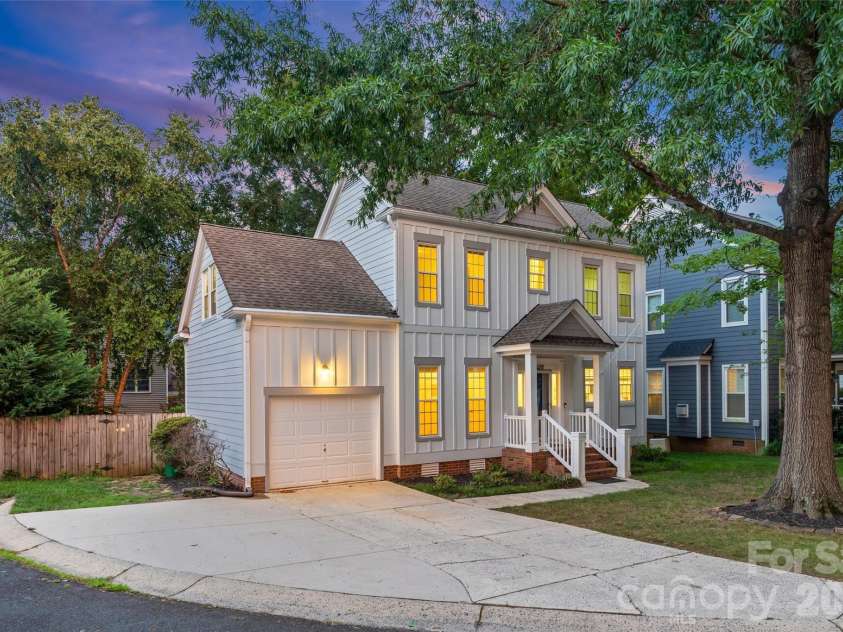 3211 Moores Glen Drive, Charlotte, NC 28209.  MLS# CAR4408780, YatesRealty ID 43505. 