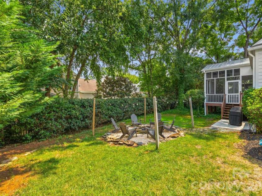 3211 Moores Glen Drive, Charlotte, NC 28209.  MLS# CAR4408780, YatesRealty ID 43505. 