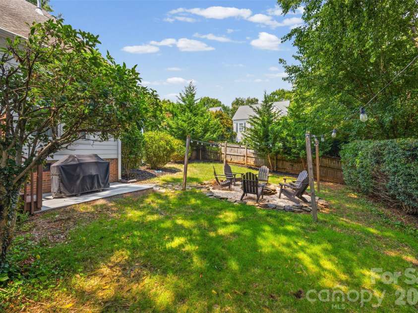 3211 Moores Glen Drive, Charlotte, NC 28209.  MLS# CAR4408780, YatesRealty ID 43505. 