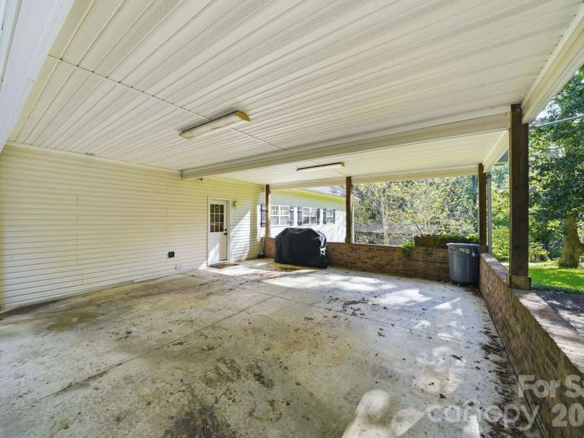 1005 Jackson Road, Fort Lawn, SC 29714.  MLS# CAR4411543, YatesRealty ID 43507. 