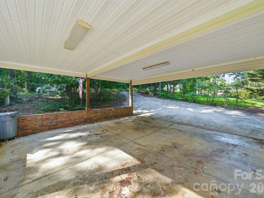 1005 Jackson Road, Fort Lawn, SC 29714.  MLS# CAR4411543, YatesRealty ID 43507. 