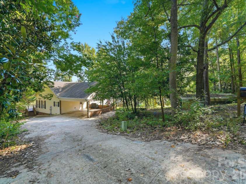 1005 Jackson Road, Fort Lawn, SC 29714.  MLS# CAR4411543, YatesRealty ID 43507. 