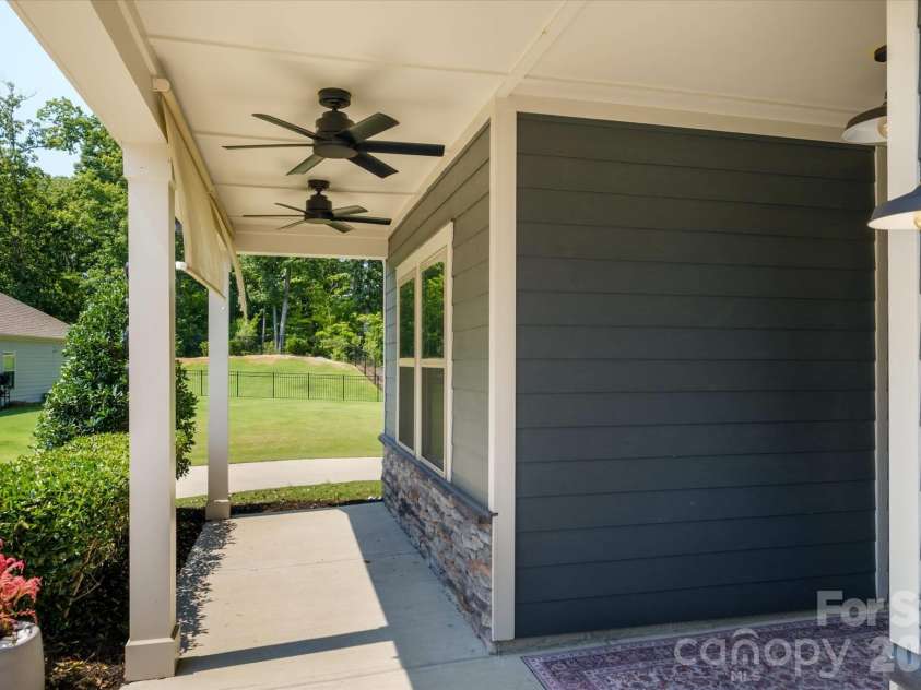 5609 Lavaux Court, Charlotte, NC 28214.  MLS# CAR4410634, YatesRealty ID 43508. 