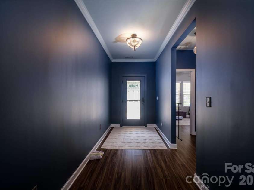 5609 Lavaux Court, Charlotte, NC 28214.  MLS# CAR4410634, YatesRealty ID 43508. 