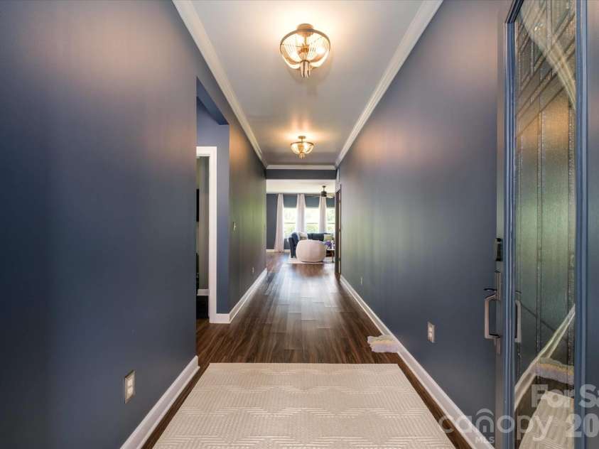 5609 Lavaux Court, Charlotte, NC 28214.  MLS# CAR4410634, YatesRealty ID 43508. 