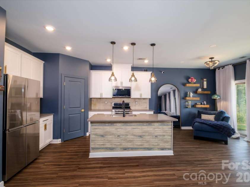 5609 Lavaux Court, Charlotte, NC 28214.  MLS# CAR4410634, YatesRealty ID 43508. 