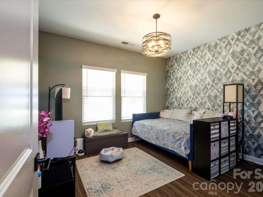 5609 Lavaux Court, Charlotte, NC 28214.  MLS# CAR4410634, YatesRealty ID 43508. 