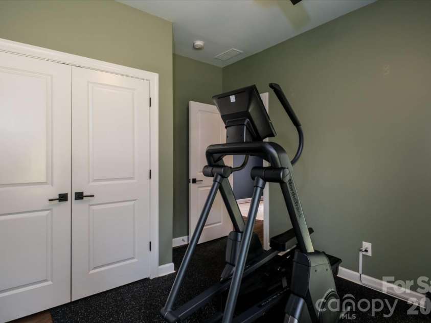 5609 Lavaux Court, Charlotte, NC 28214.  MLS# CAR4410634, YatesRealty ID 43508. 