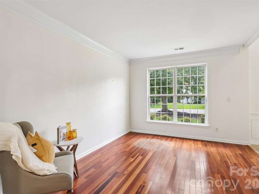 10908 Chastain Parc Drive, Charlotte, NC 28216.  MLS# CAR4395938, YatesRealty ID 43509. Flex Room
