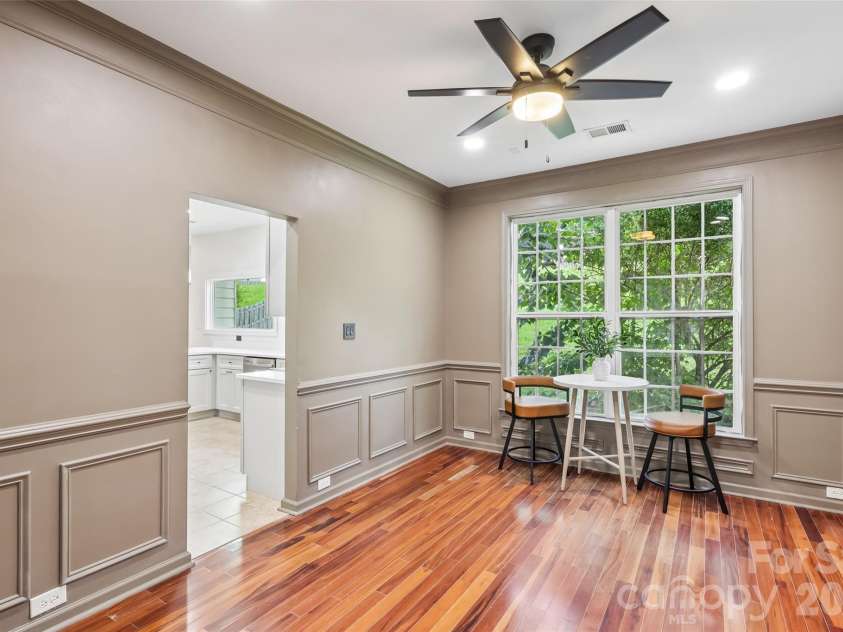 10908 Chastain Parc Drive, Charlotte, NC 28216.  MLS# CAR4395938, YatesRealty ID 43509. Formal Dining Room