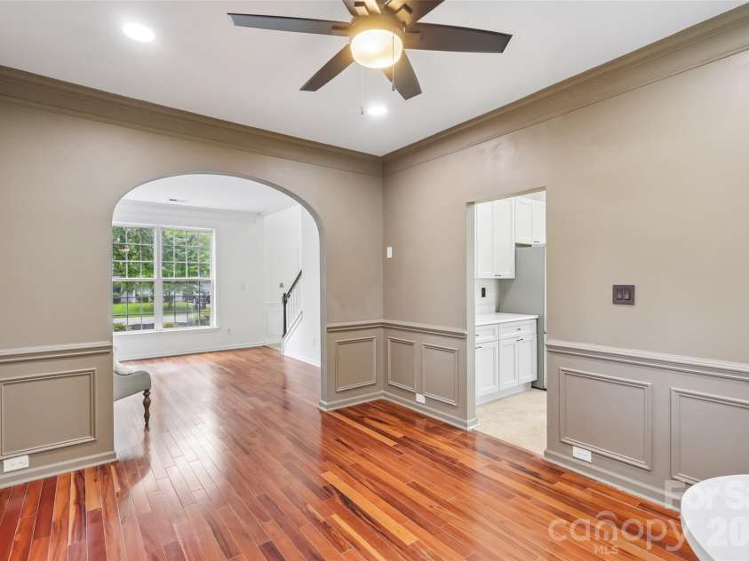 10908 Chastain Parc Drive, Charlotte, NC 28216.  MLS# CAR4395938, YatesRealty ID 43509. Formal Dining Room