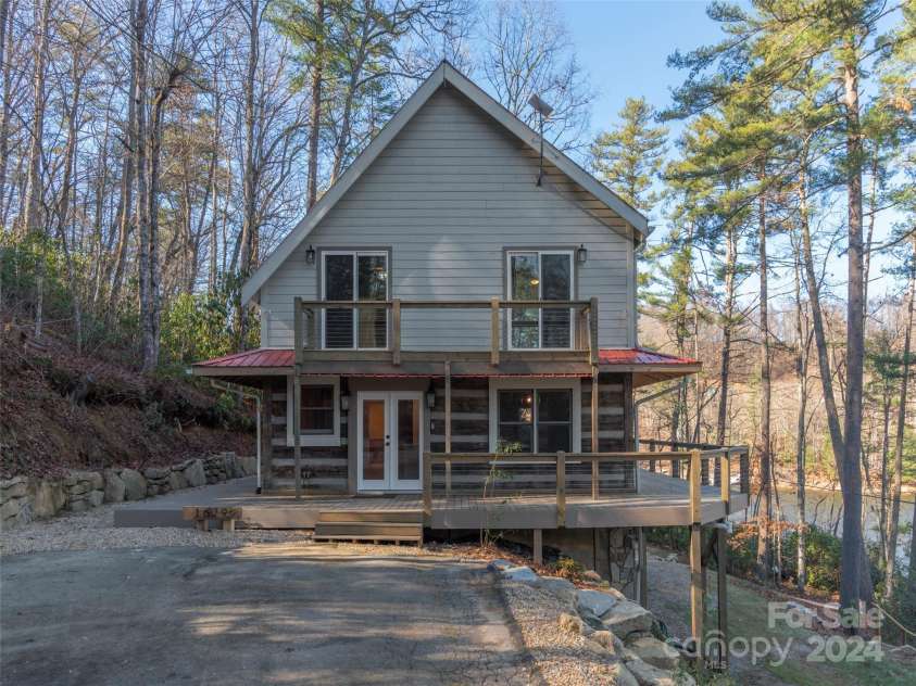 1679 Woods Mountain Trail, Cullowhee, NC 28723.  MLS# CAR4206125, YatesRealty ID 4351. Convenient main level parking