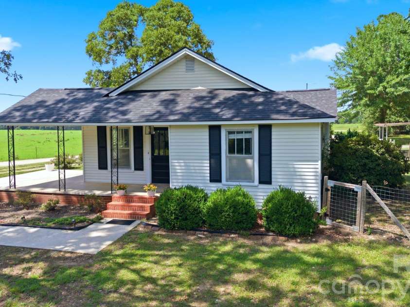 3041 Pink Plyler Road, Lancaster, SC 29720.  MLS# CAR4412305, YatesRealty ID 43510. 