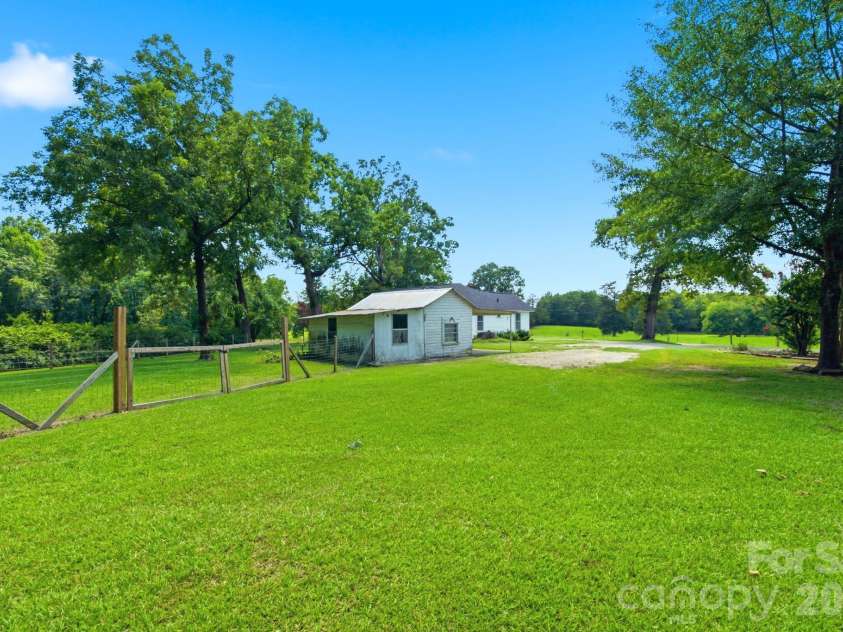 3041 Pink Plyler Road, Lancaster, SC 29720.  MLS# CAR4412305, YatesRealty ID 43510. 
