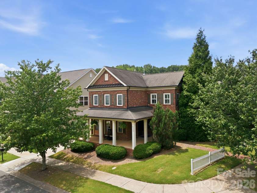 6333 Kennard Drive, Charlotte, NC 28216.  MLS# CAR4408788, YatesRealty ID 43511. 