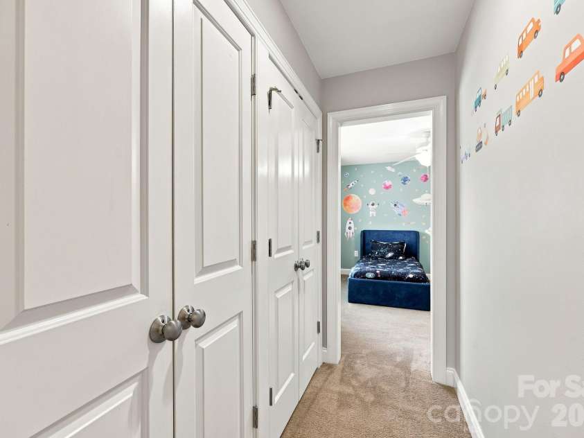 6333 Kennard Drive, Charlotte, NC 28216.  MLS# CAR4408788, YatesRealty ID 43511. 