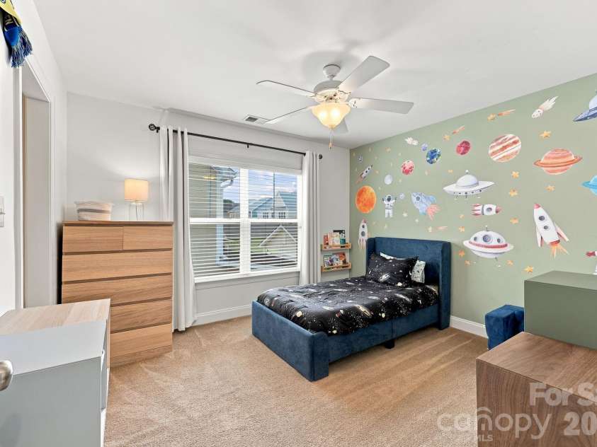 6333 Kennard Drive, Charlotte, NC 28216.  MLS# CAR4408788, YatesRealty ID 43511. 