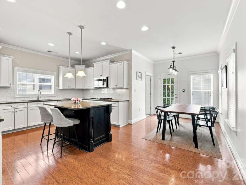6333 Kennard Drive, Charlotte, NC 28216.  MLS# CAR4408788, YatesRealty ID 43511. 