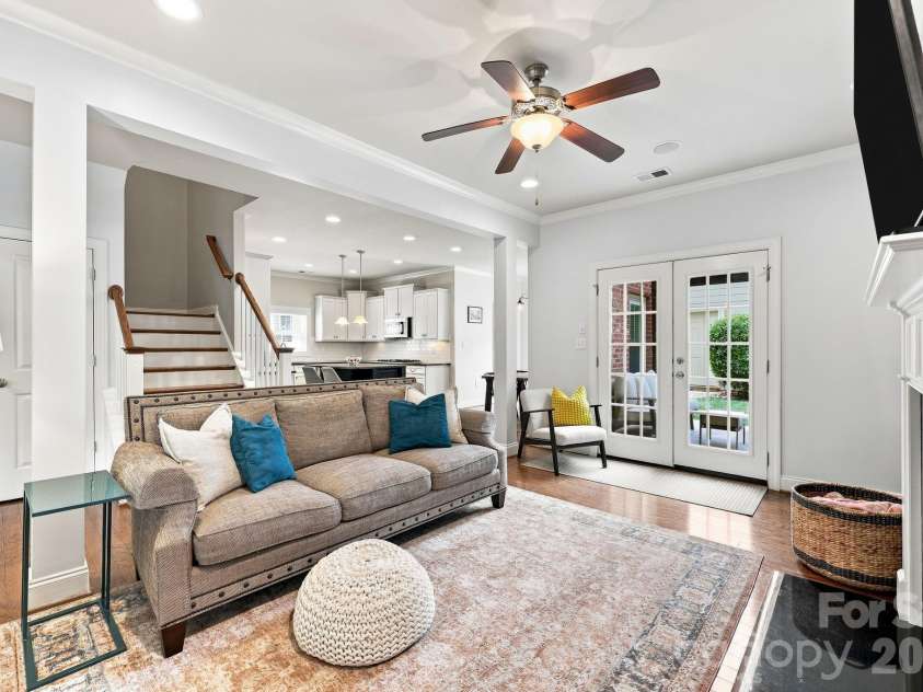 6333 Kennard Drive, Charlotte, NC 28216.  MLS# CAR4408788, YatesRealty ID 43511. 