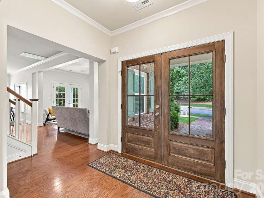 6333 Kennard Drive, Charlotte, NC 28216.  MLS# CAR4408788, YatesRealty ID 43511. 
