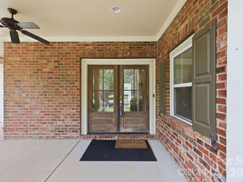 6333 Kennard Drive, Charlotte, NC 28216.  MLS# CAR4408788, YatesRealty ID 43511. 