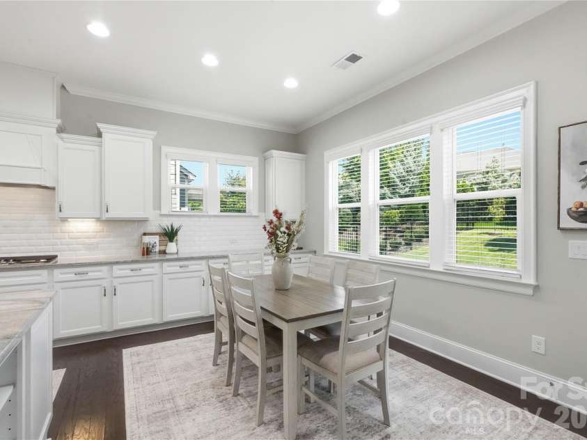 1621 Afton Way, Fort Mill, SC 29708.  MLS# CAR4406991, YatesRealty ID 43512. Breakfast area