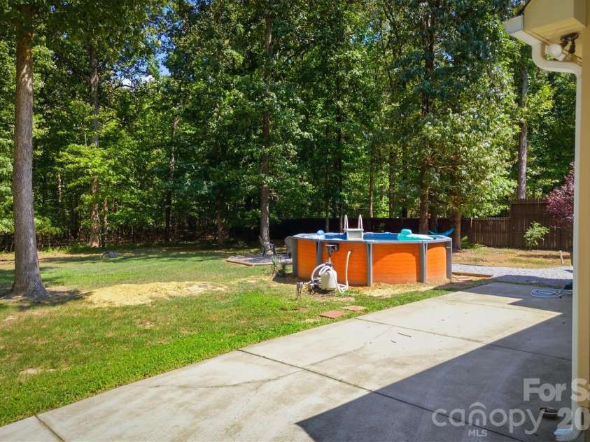 802 White Oaks Circle, Monroe, NC 28112.  MLS# CAR4404556, YatesRealty ID 43513. 
