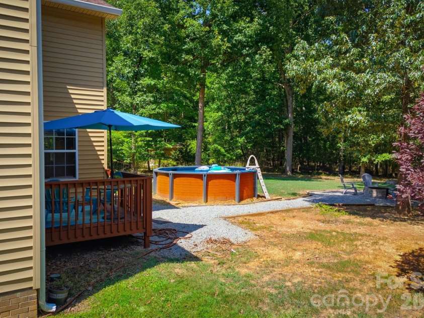 802 White Oaks Circle, Monroe, NC 28112.  MLS# CAR4404556, YatesRealty ID 43513. 