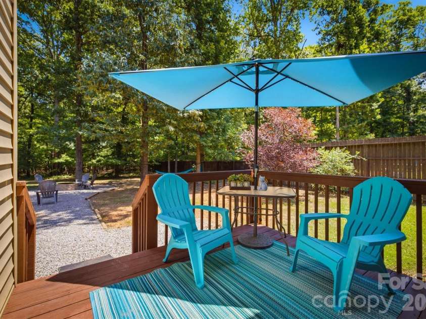 802 White Oaks Circle, Monroe, NC 28112.  MLS# CAR4404556, YatesRealty ID 43513. 
