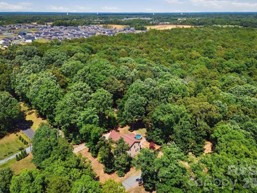 802 White Oaks Circle, Monroe, NC 28112.  MLS# CAR4404556, YatesRealty ID 43513. 