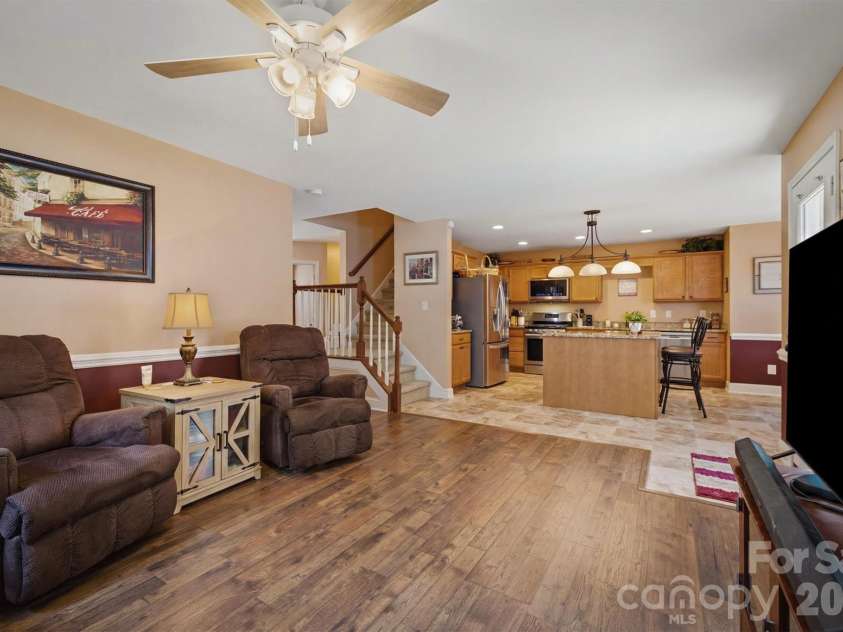 802 White Oaks Circle, Monroe, NC 28112.  MLS# CAR4404556, YatesRealty ID 43513. 