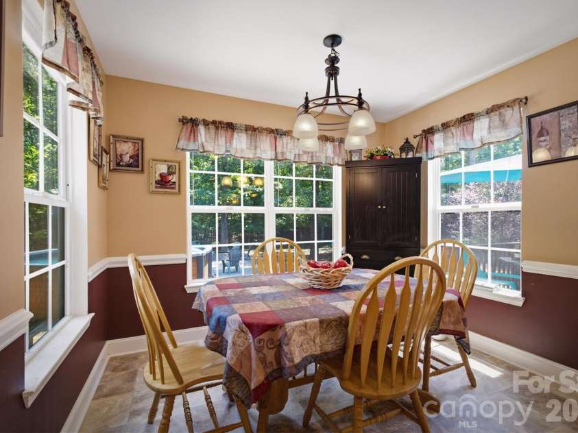 802 White Oaks Circle, Monroe, NC 28112.  MLS# CAR4404556, YatesRealty ID 43513. 