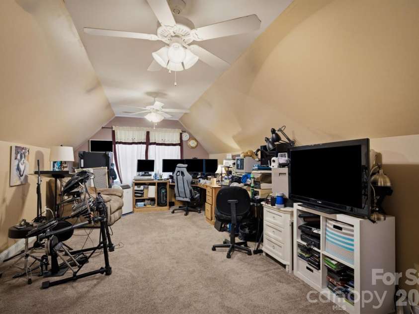802 White Oaks Circle, Monroe, NC 28112.  MLS# CAR4404556, YatesRealty ID 43513. 