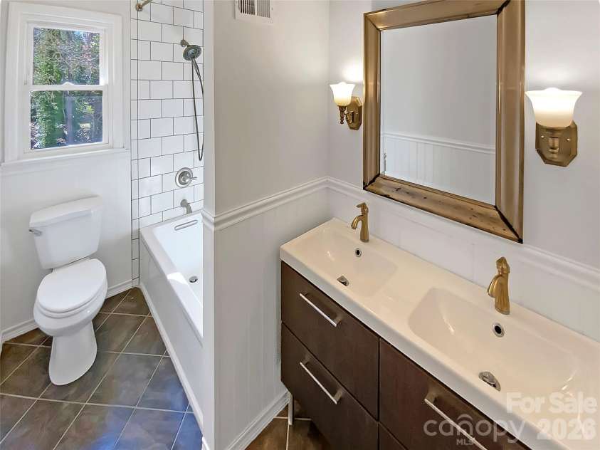 7401 Limerick Drive, Charlotte, NC 28270.  MLS# CAR4219311, YatesRealty ID 43514. 