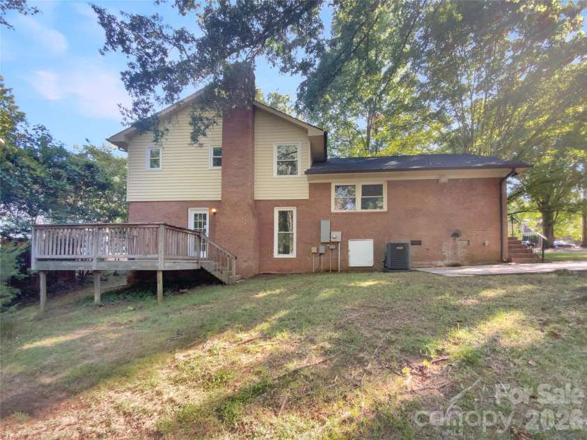 7401 Limerick Drive, Charlotte, NC 28270.  MLS# CAR4219311, YatesRealty ID 43514. 