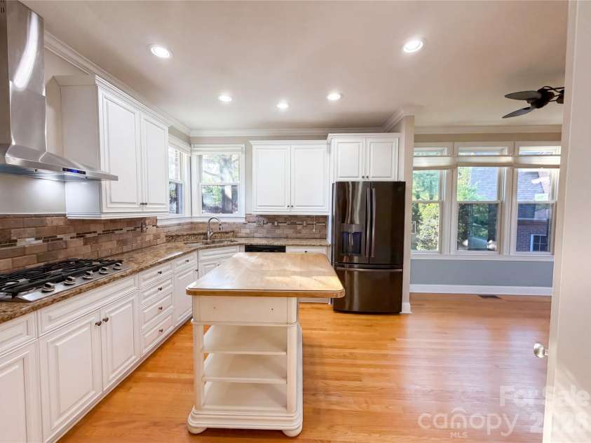142 Canterbury Crossing, Fort Mill, SC 29708.  MLS# CAR4372105, YatesRealty ID 43516. 